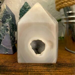 Druzy agate tower